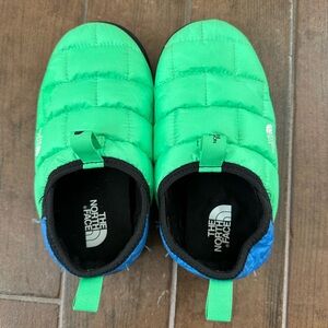 The North Face boys green thermoball slippers size 2